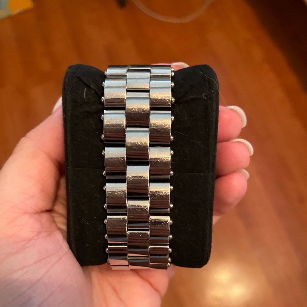 Marc Jacobs Watch - Picture 3 of 3